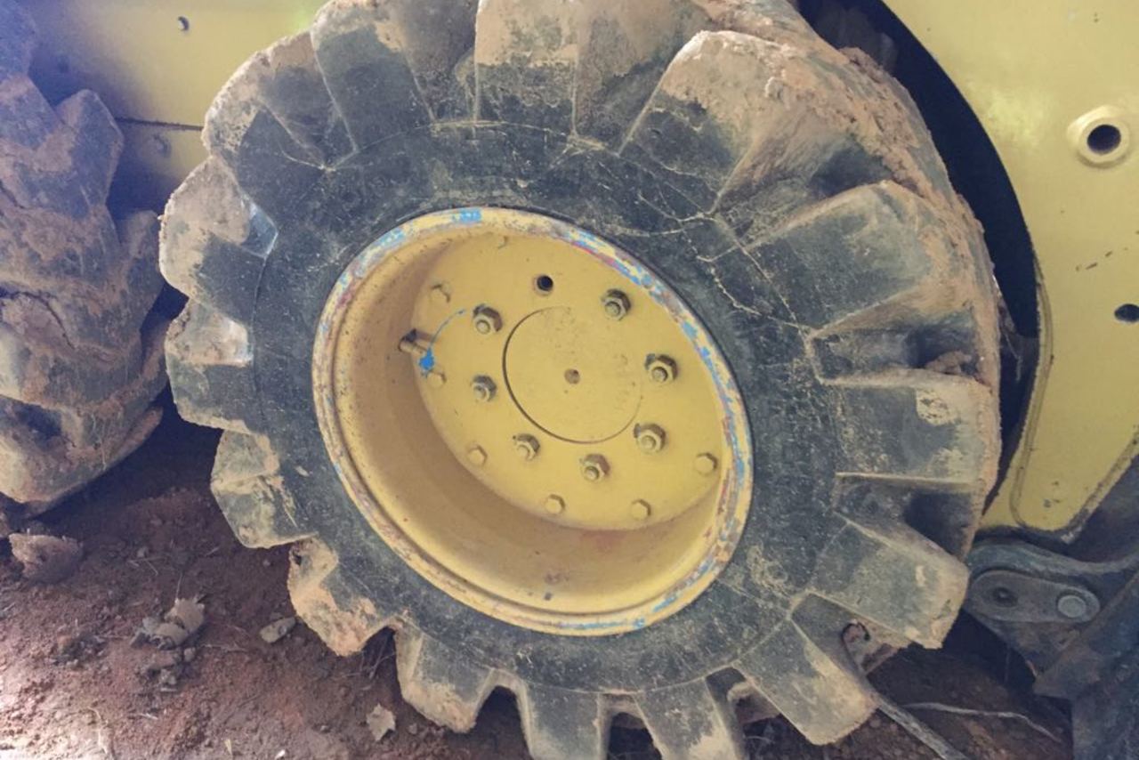 Caterpillar 226 - 12/12 4