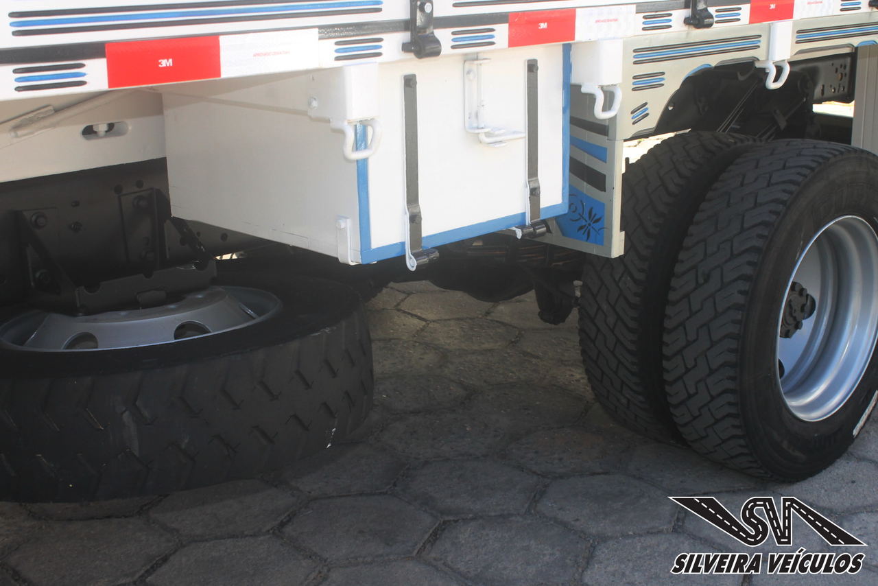 Ford F4000 - 09/09 8