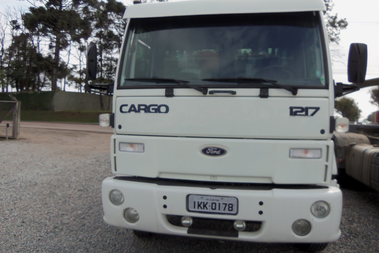 Ford Cargo1217 - 01/01 3