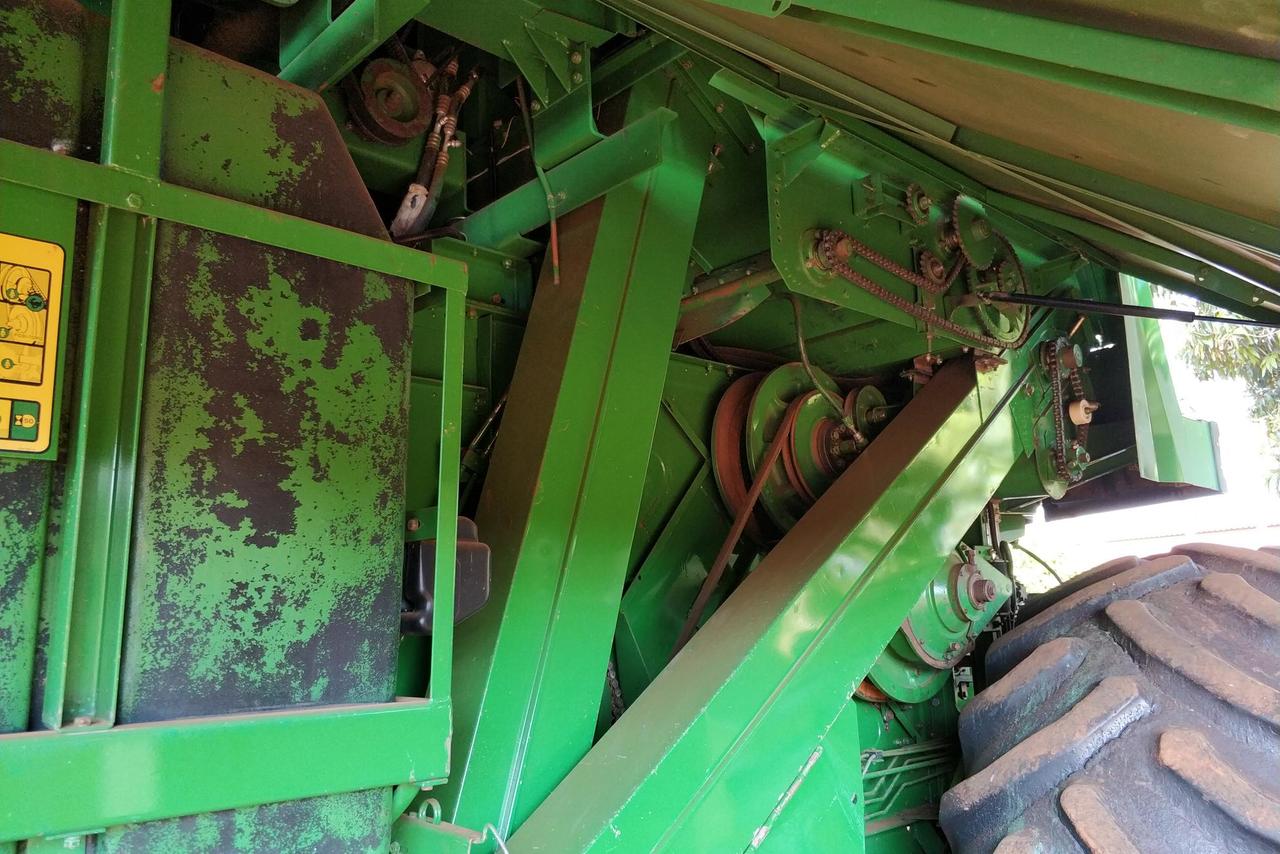 John Deere 1550 -  8