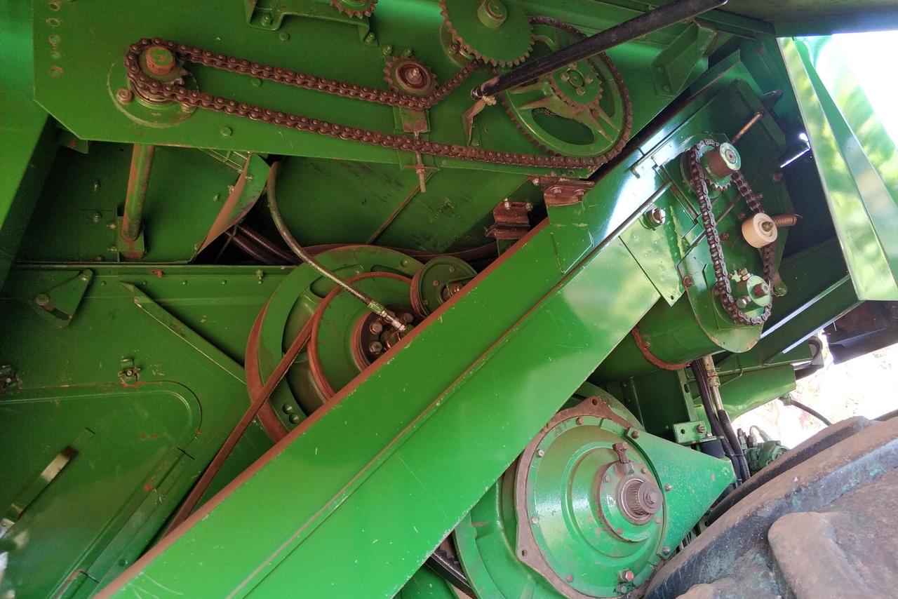 John Deere 1550 -  9