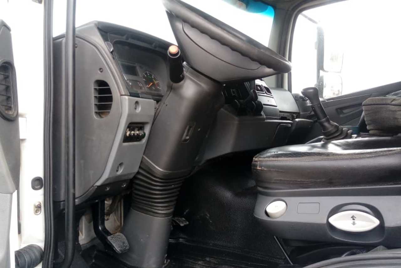 Mercedes Benz Axor 1933 - 09 5