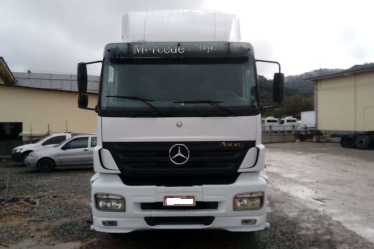 Mercedes Benz Axor 1933 - 09 12