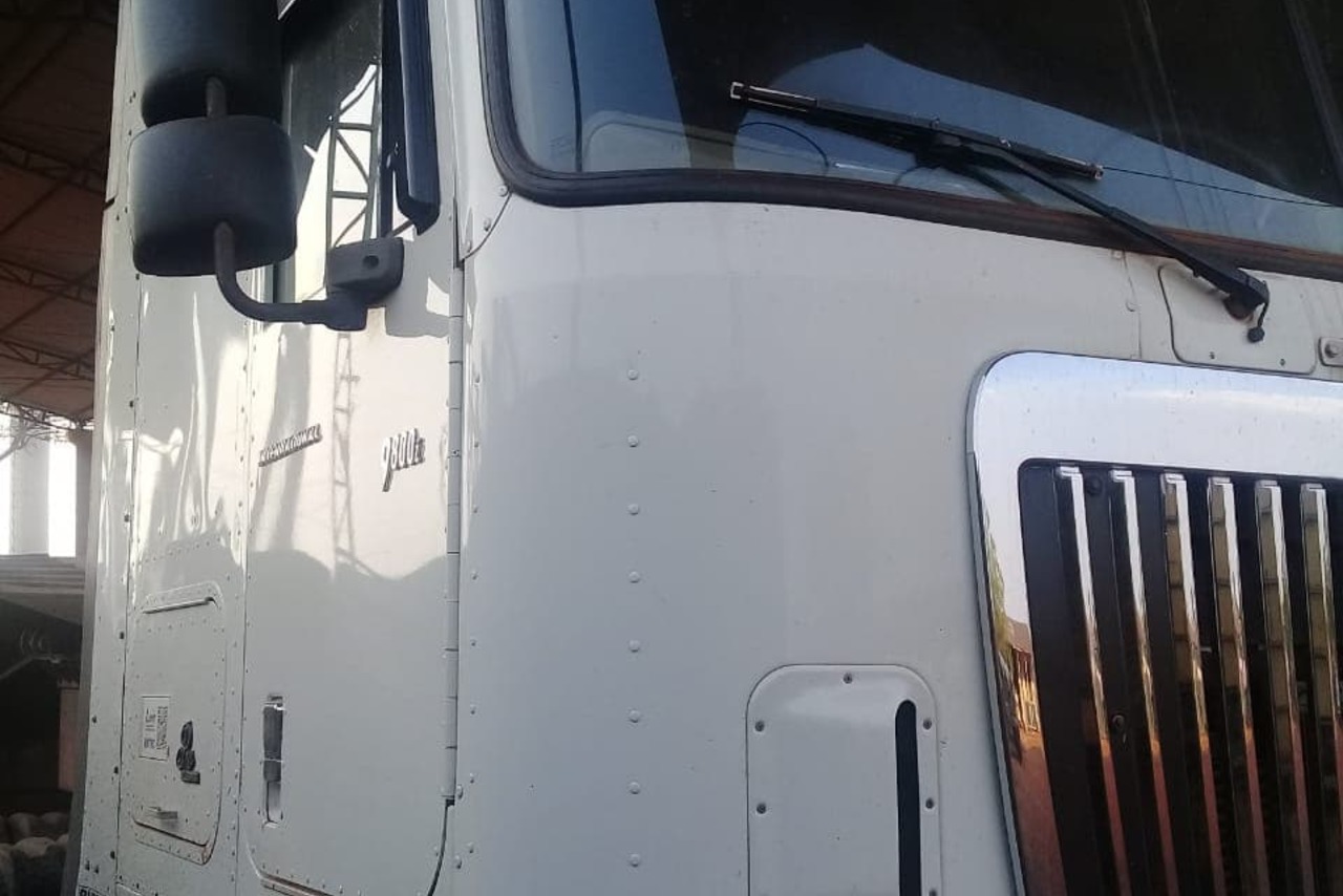 International 9800i - 11/12 4