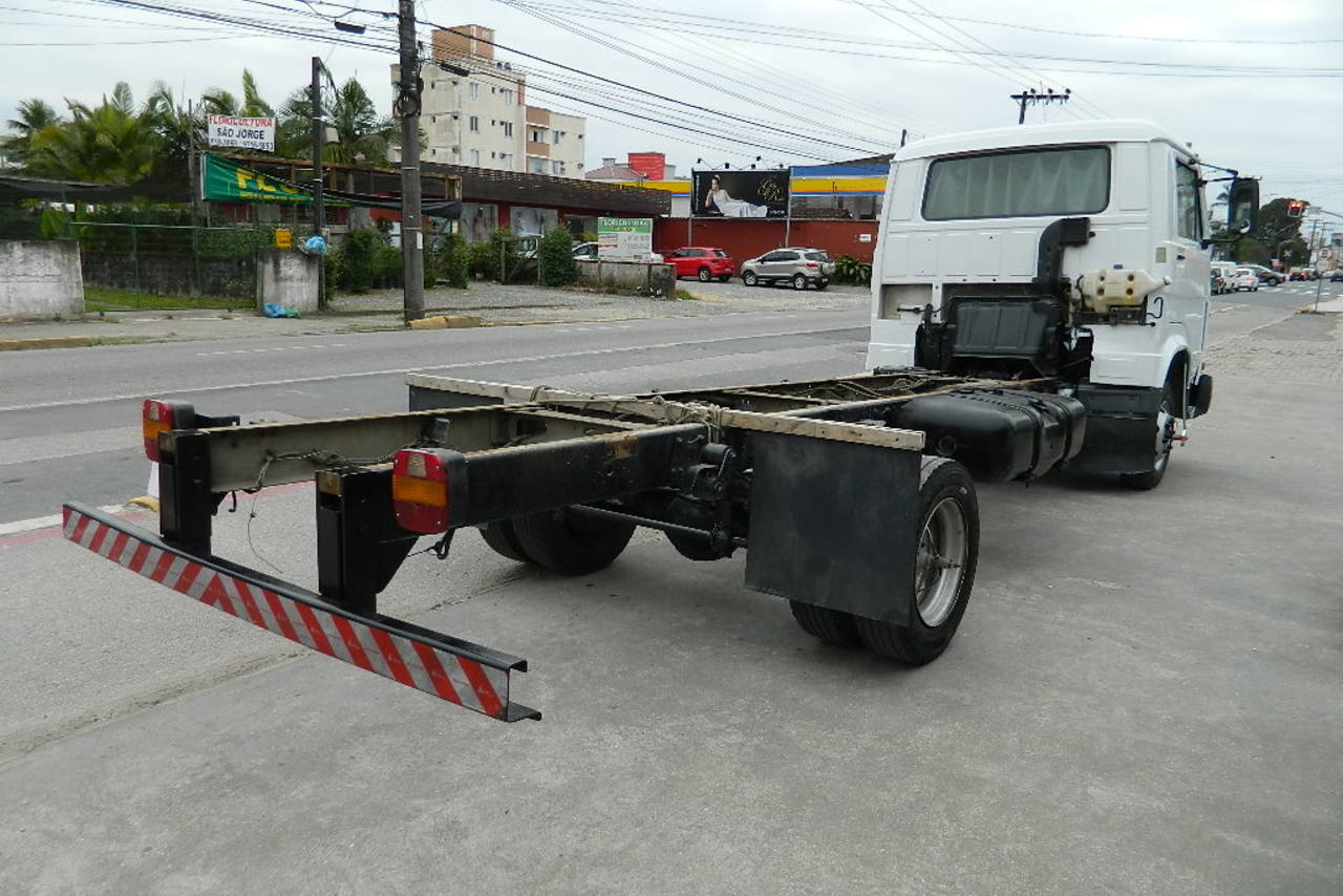 Volkswagen 8 120 - 06/07 3