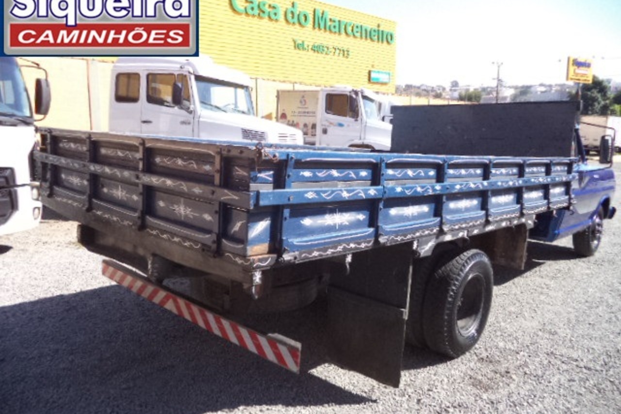 Ford F4000 - 83/83 8