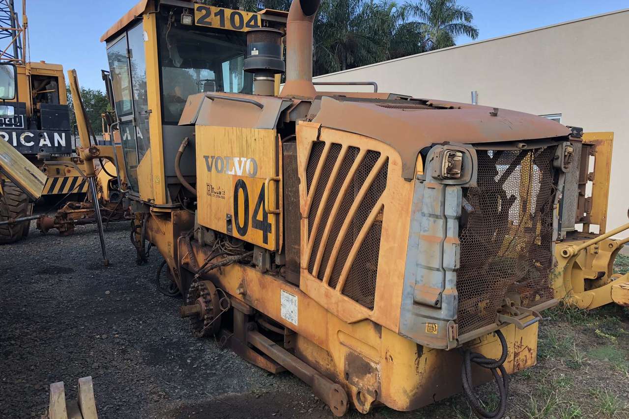 Volvo G990 - 04/04 11