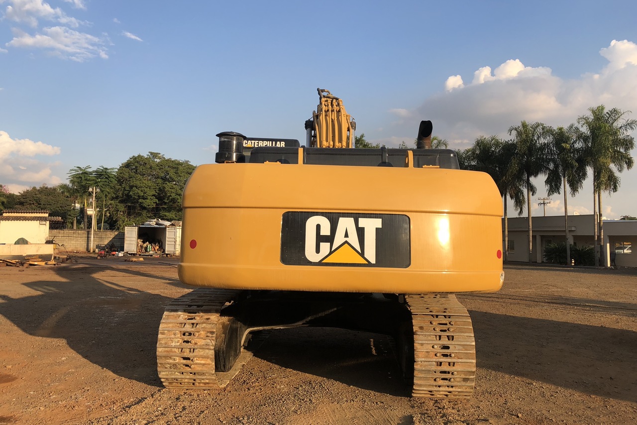 Caterpillar  330 - 04/04 4