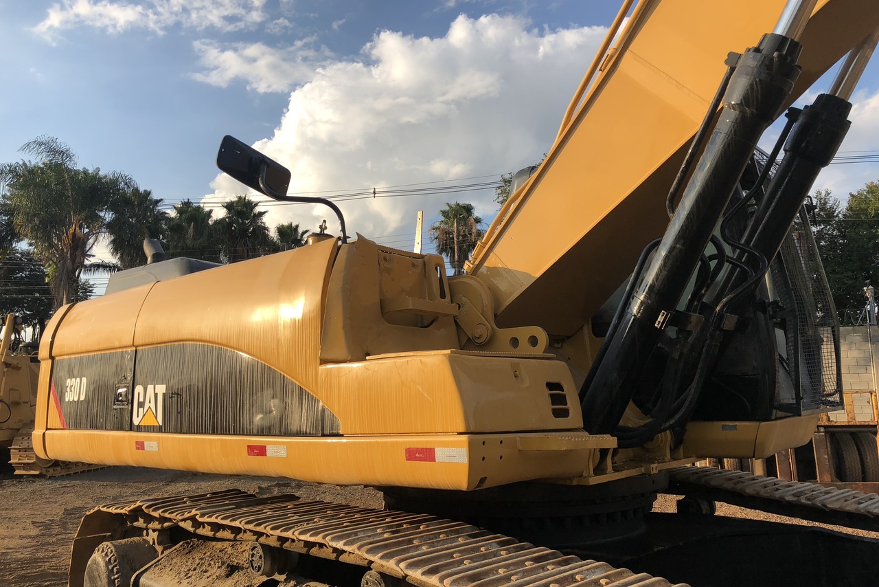 Caterpillar  330 - 04/04 12