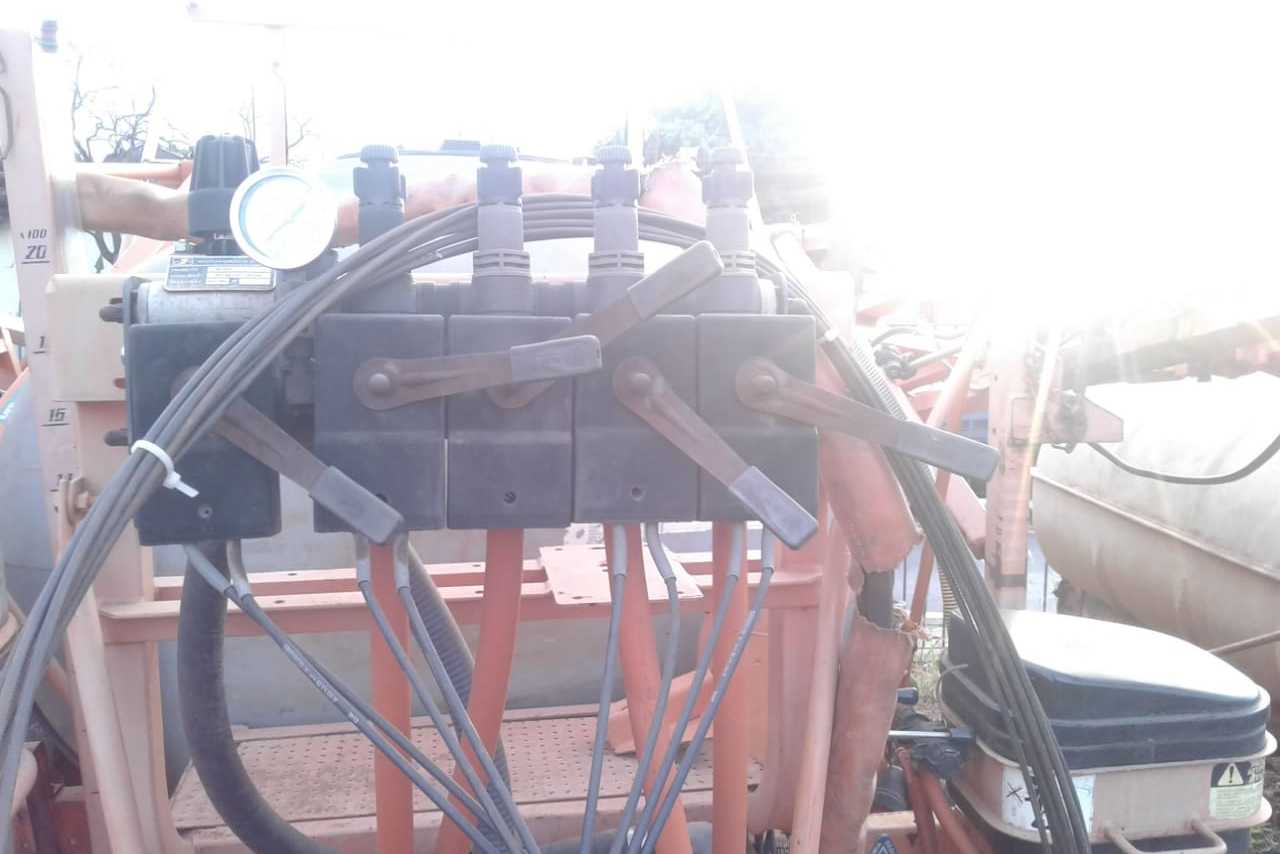 Jacto 2000L - 04/04 4