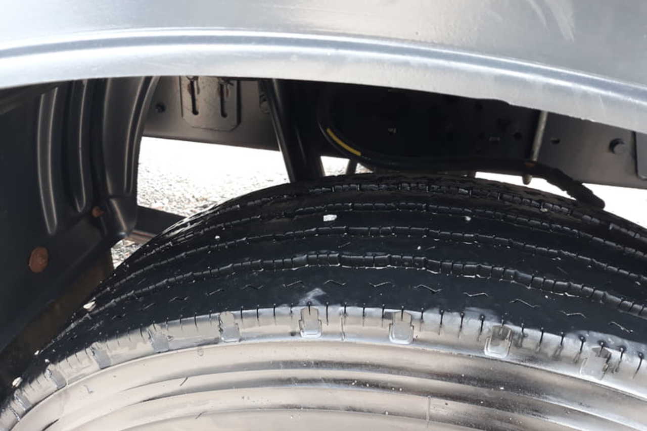 Volkswagen 24-280 E Constellation 6x2 - 12/13 5