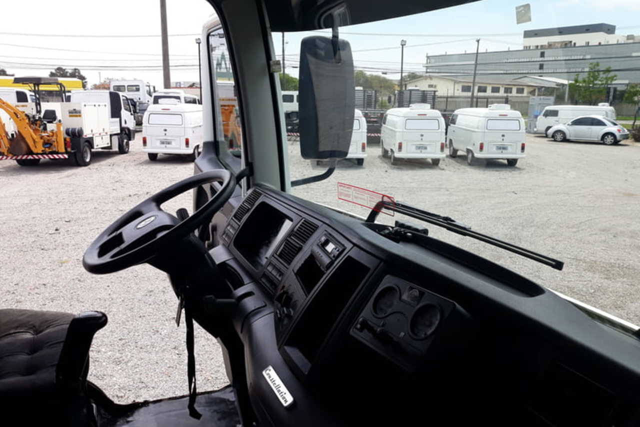 Volkswagen 24-280 E Constellation 6x2 - 12/13 8