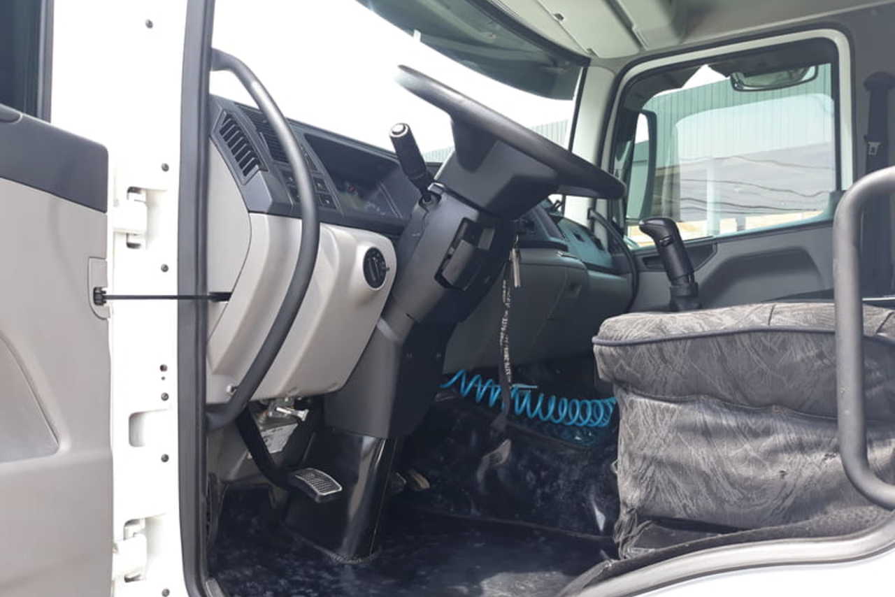 Volkswagen 24-280 E Constellation 6x2 - 12/13 16