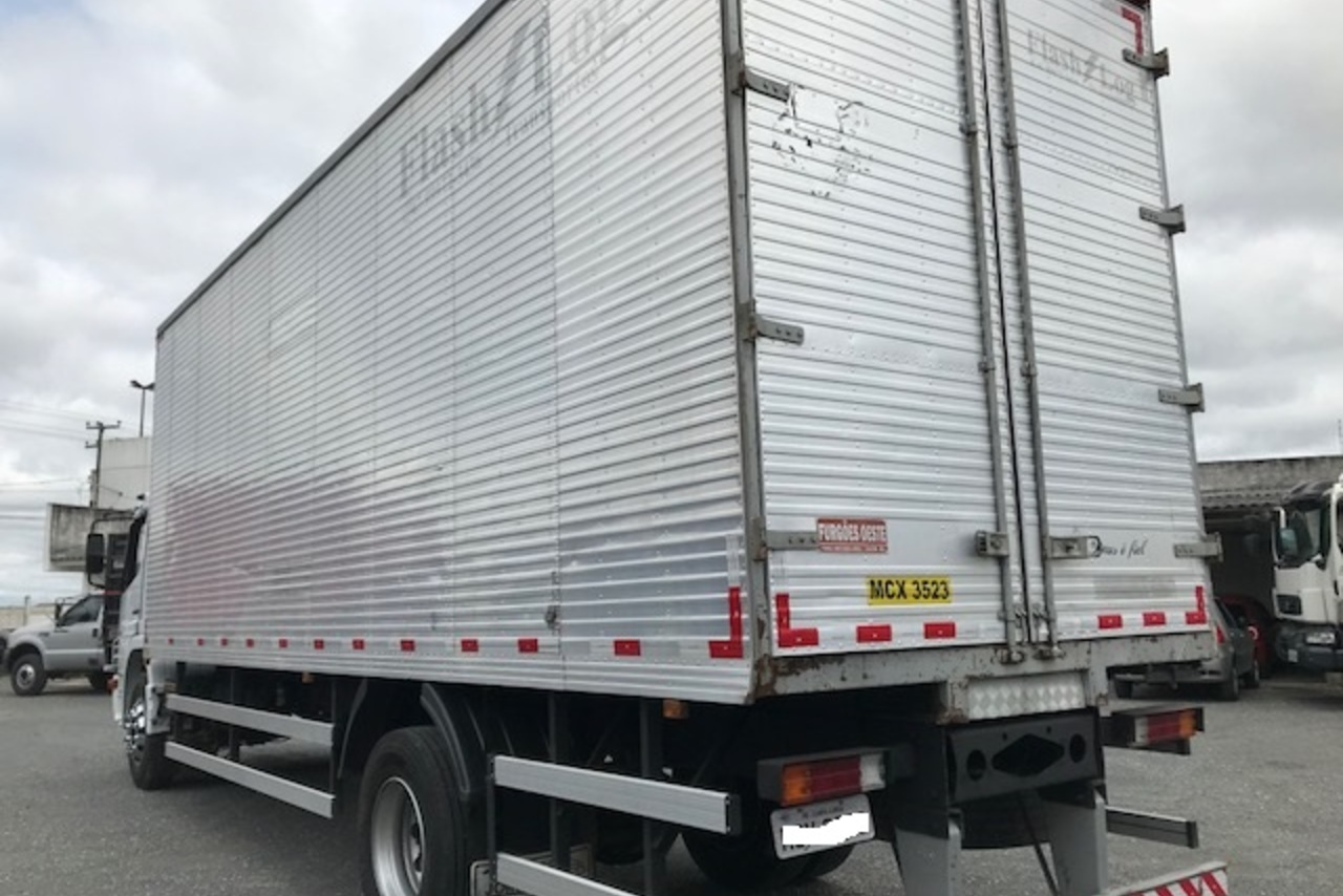 Mercedes Benz MB 1718 - 05/05 3