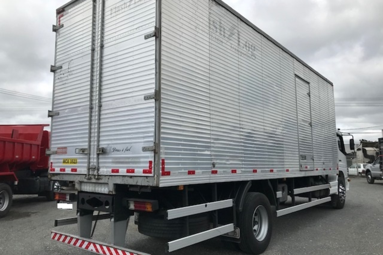 Mercedes Benz MB 1718 - 05/05 4