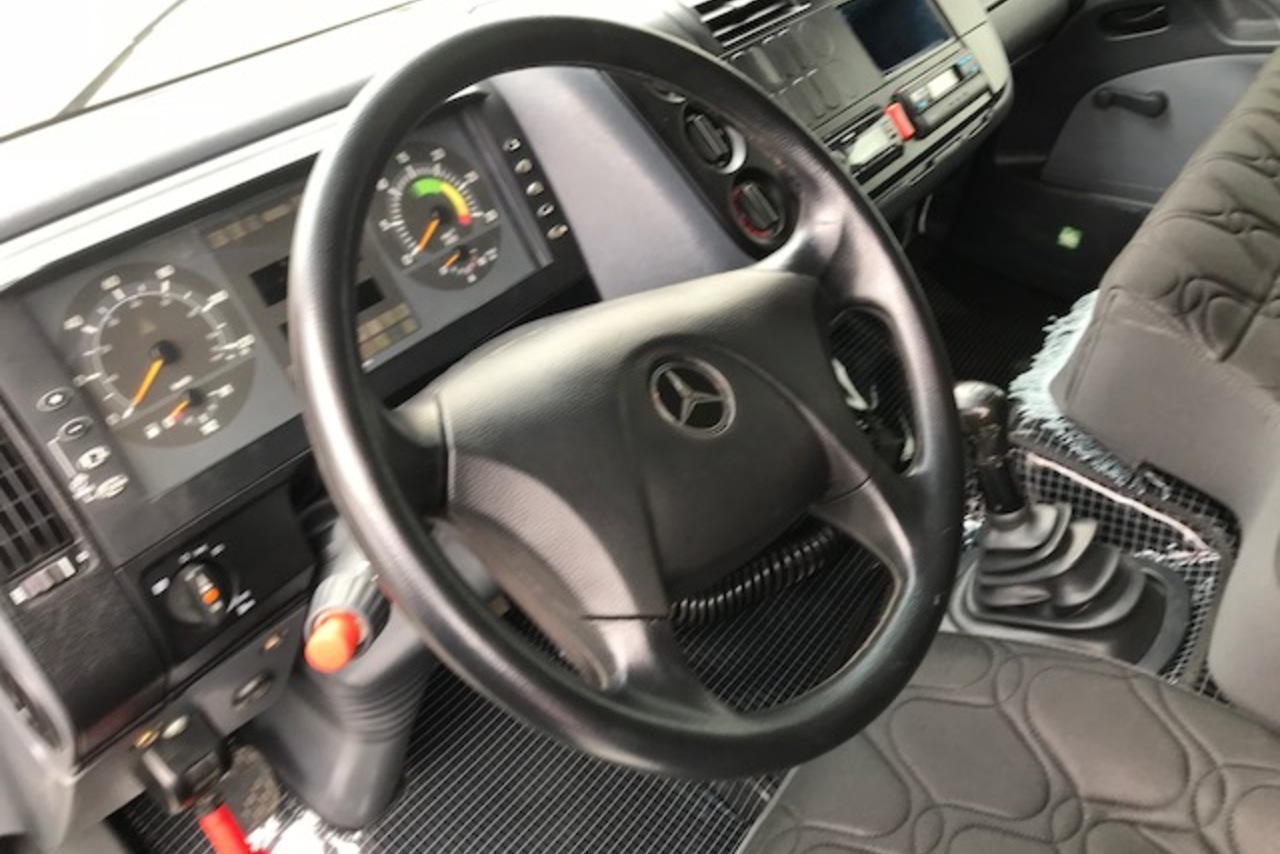 Mercedes Benz MB 1718 - 05/05 8