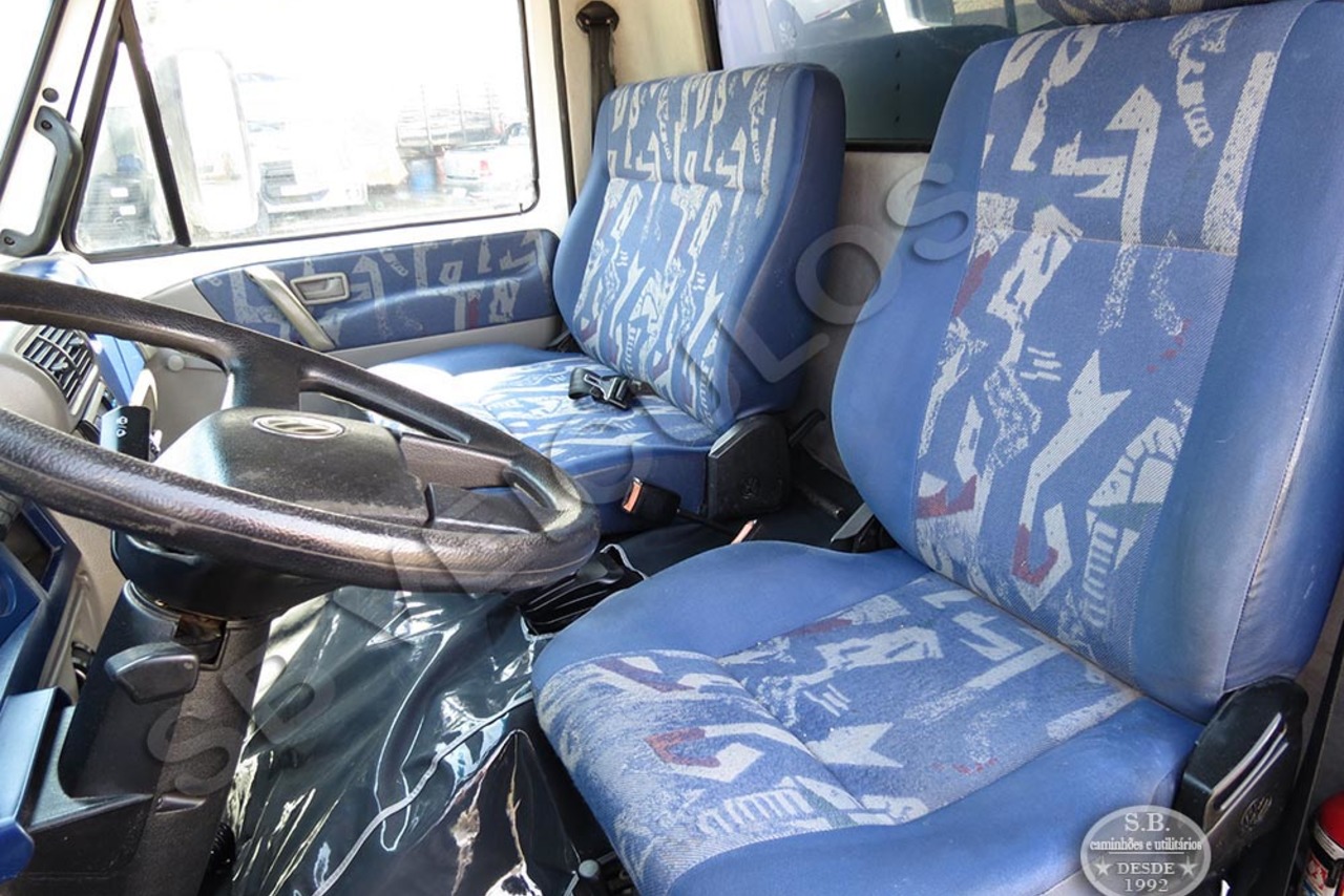 Volkswagen 8 150 - 03/04 7