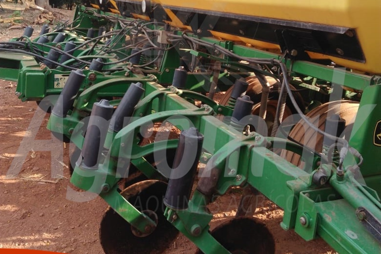 John Deere 2113 - 10/10 3