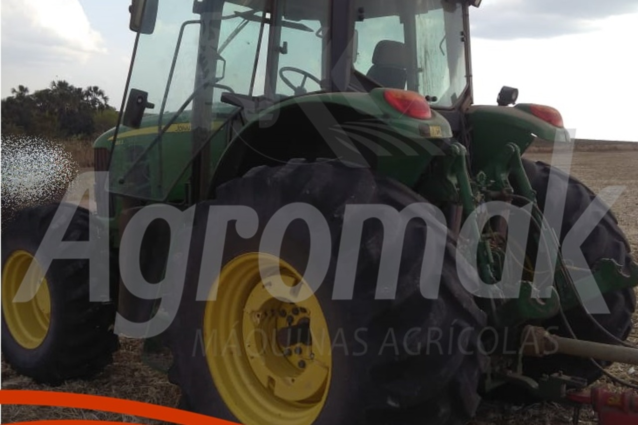 John Deere 2113 - 10/10 10