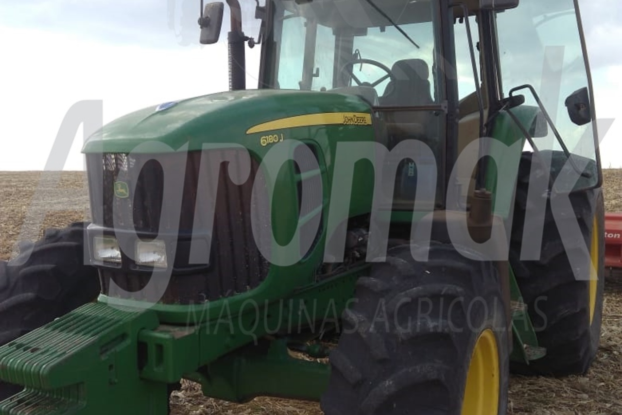John Deere 2113 - 10/10 12