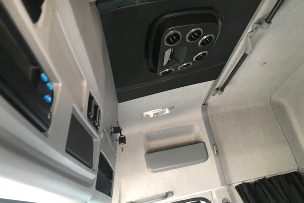 Mercedes Benz Atego 2430 - 14/14 8