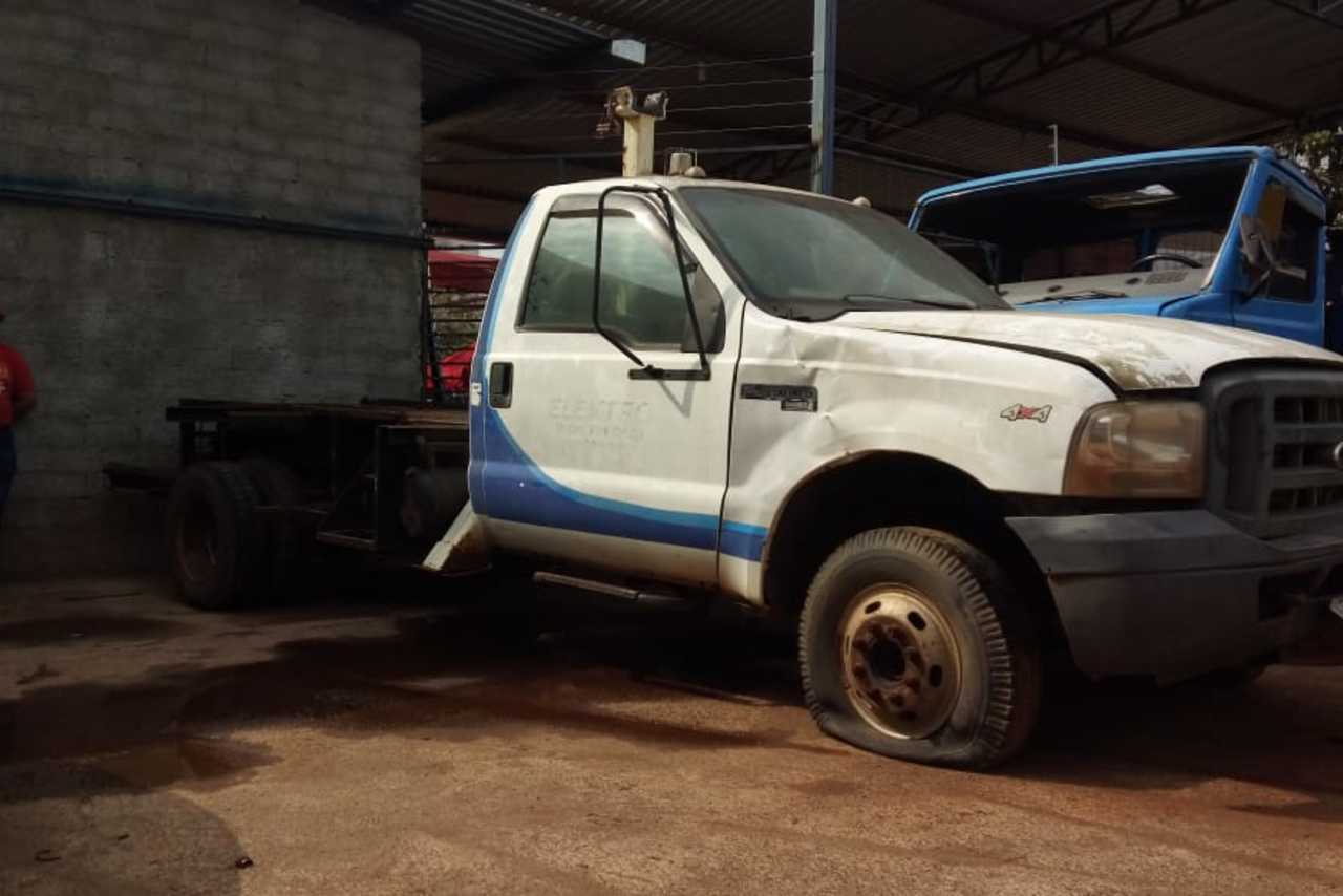 Ford F4000 - 09/10 2