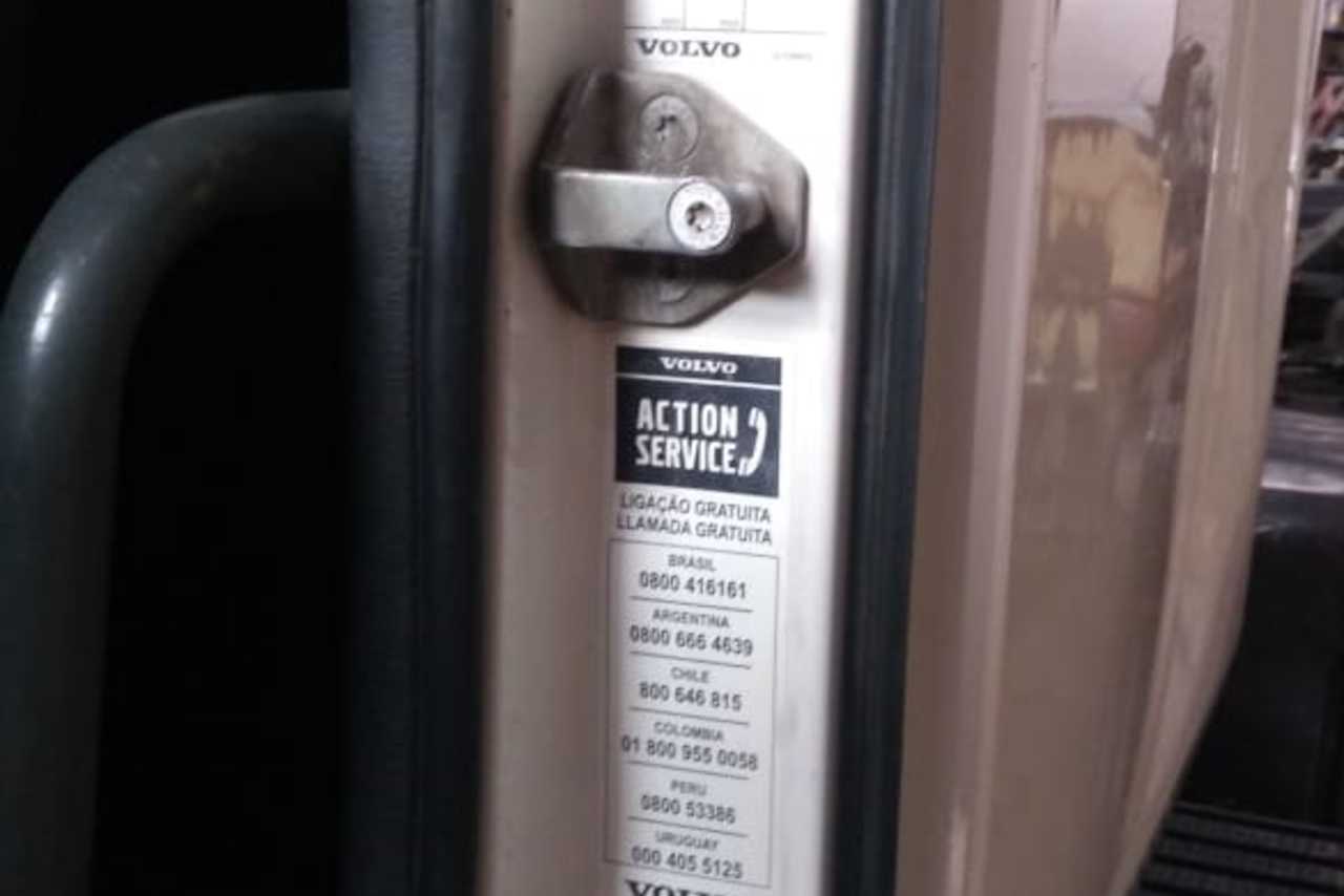 Volvo VM 270 - 12/12 13