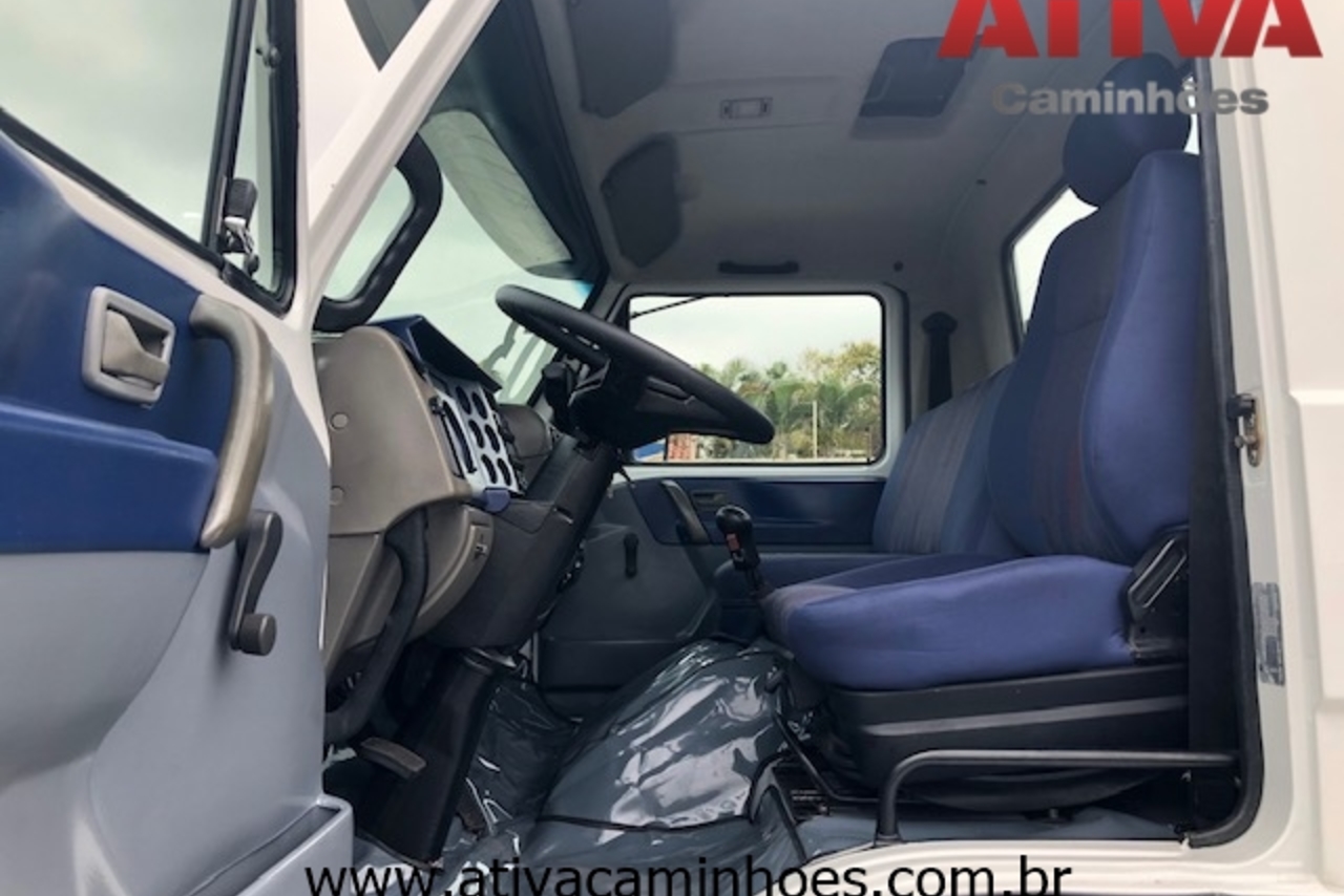 Volkswagen 23 210 - 03/03 6