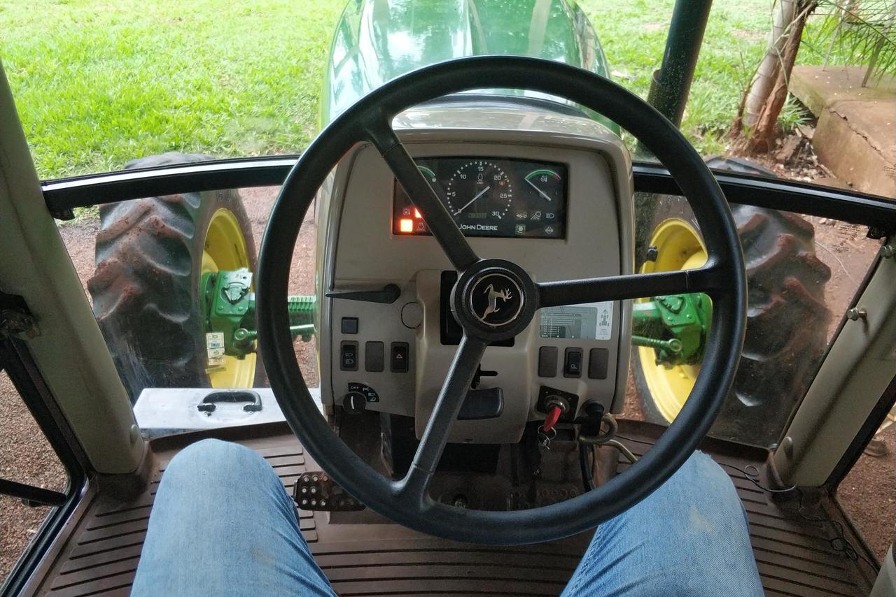John Deere 6110J - 14 12