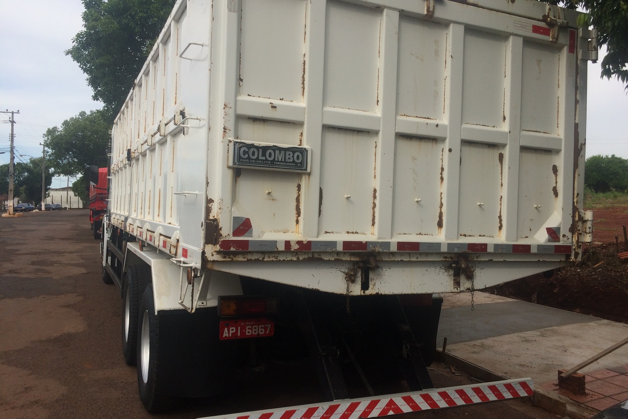 Mercedes Benz Axor 2831 - 08/08 3