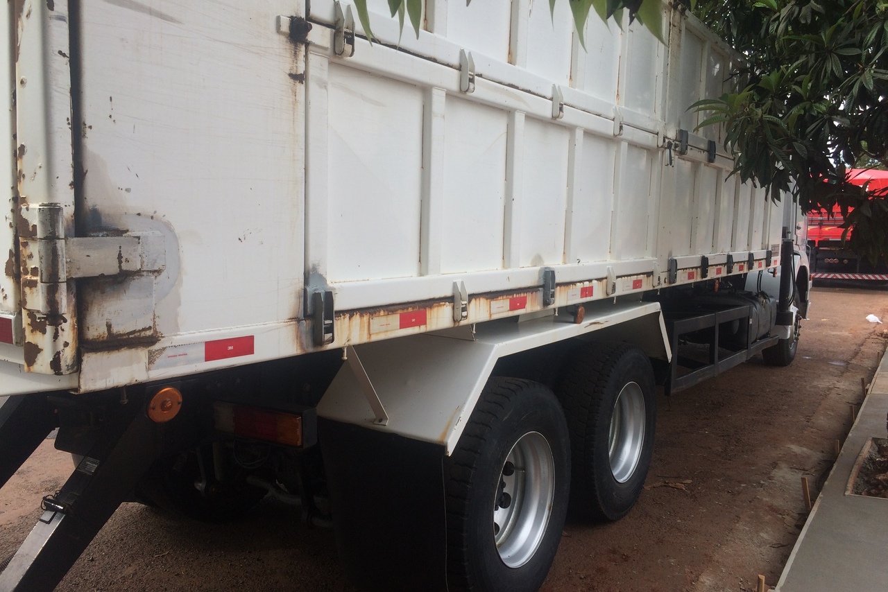 Mercedes Benz Axor 2831 - 08/08 4
