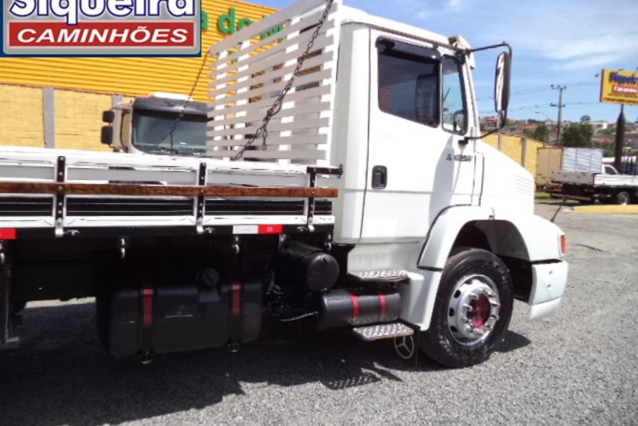 Caminhão Mercedes-Benz 1620 Carroceria 2002 em SP | Trucadão