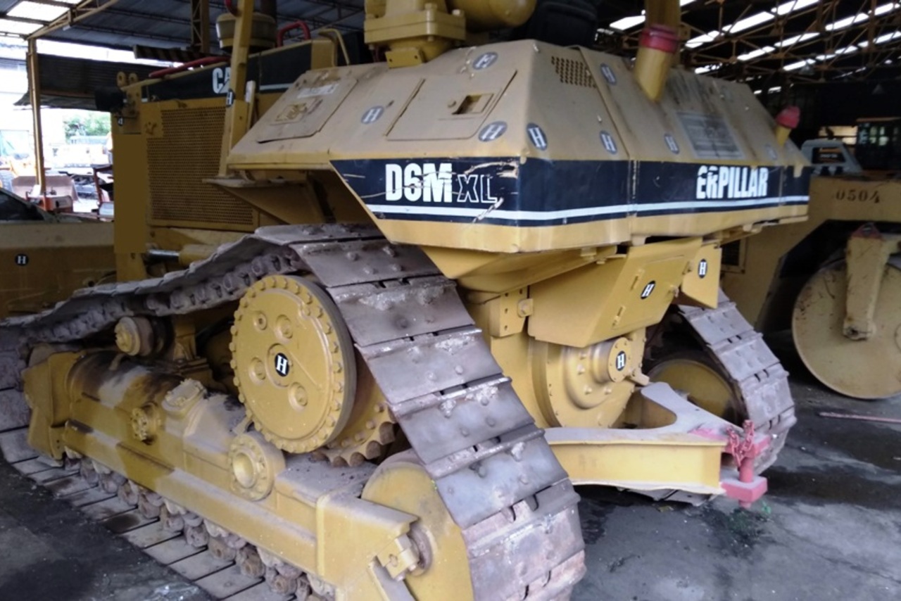 Caterpillar D6M - 02/02 2