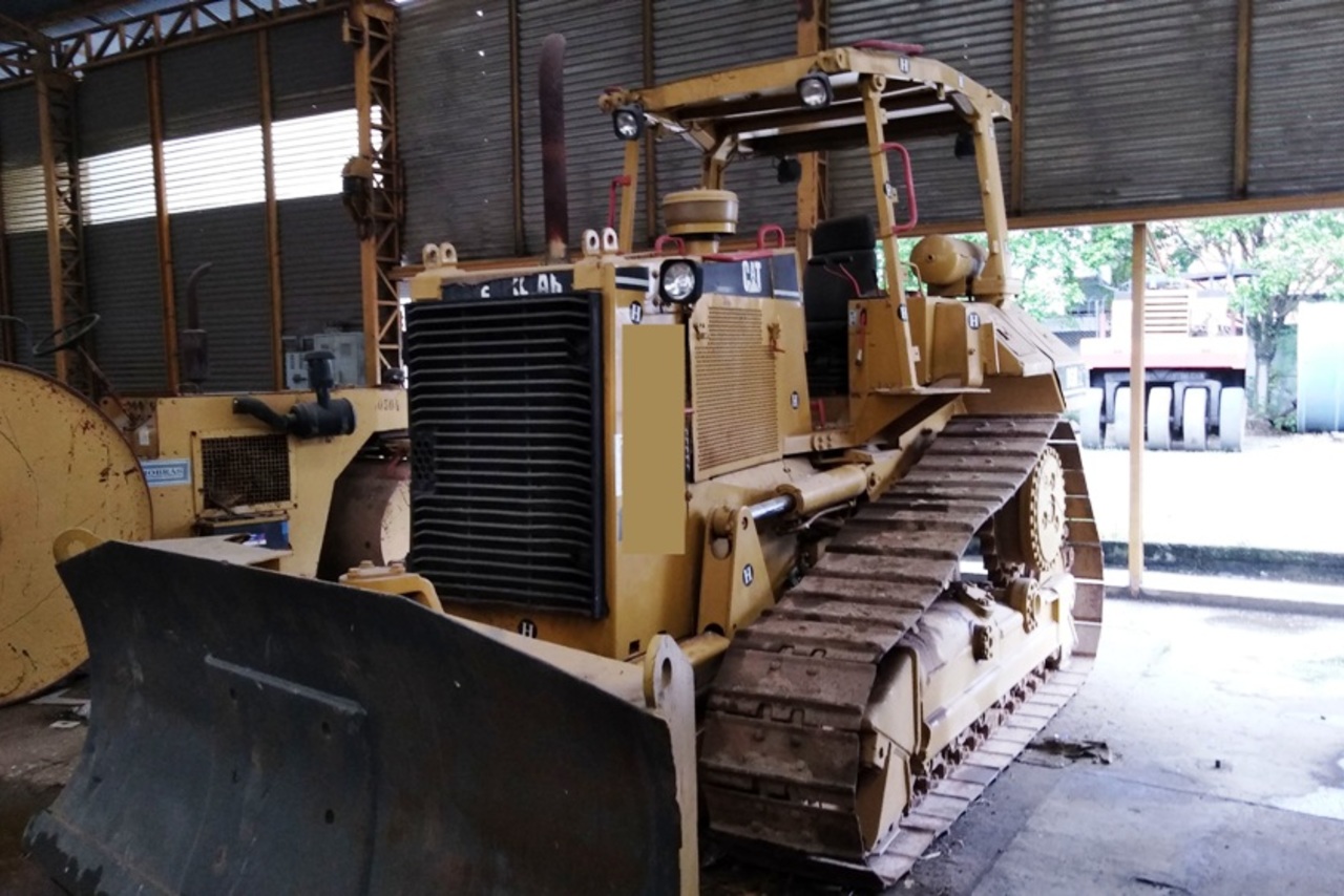 Caterpillar D6M - 02/02 3