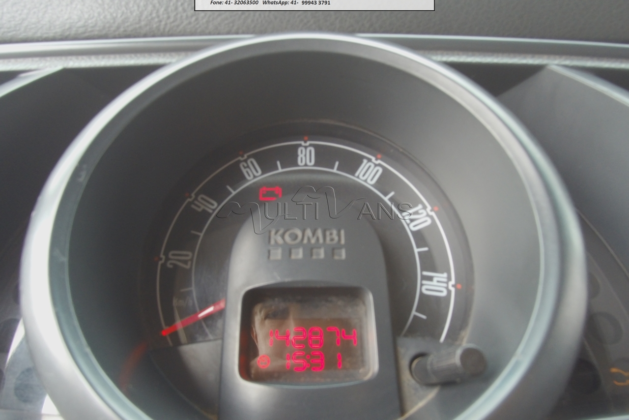 Volkswagen Kombi Standard - 11/12 3