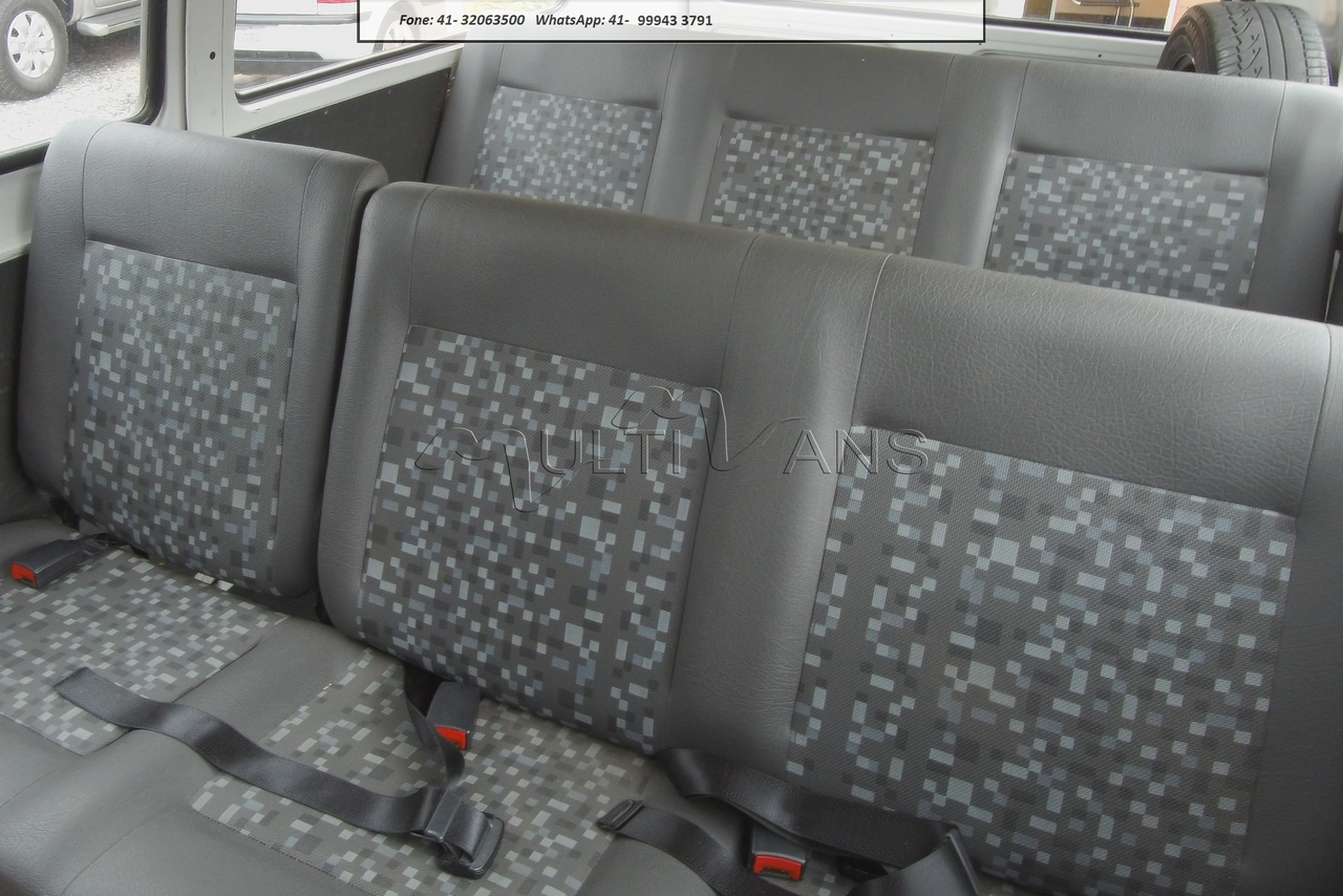 Volkswagen Kombi Standard - 11/12 8