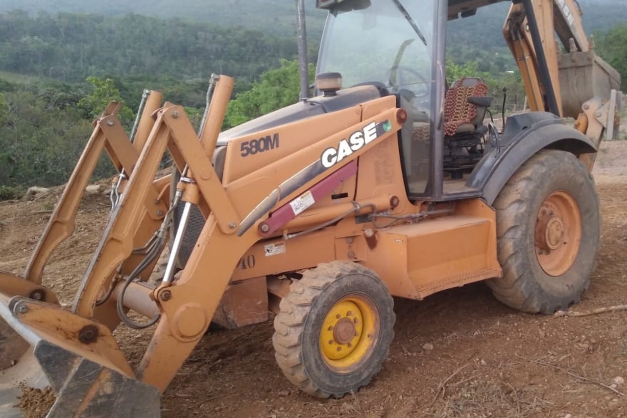 Case 580M - 12/12 4