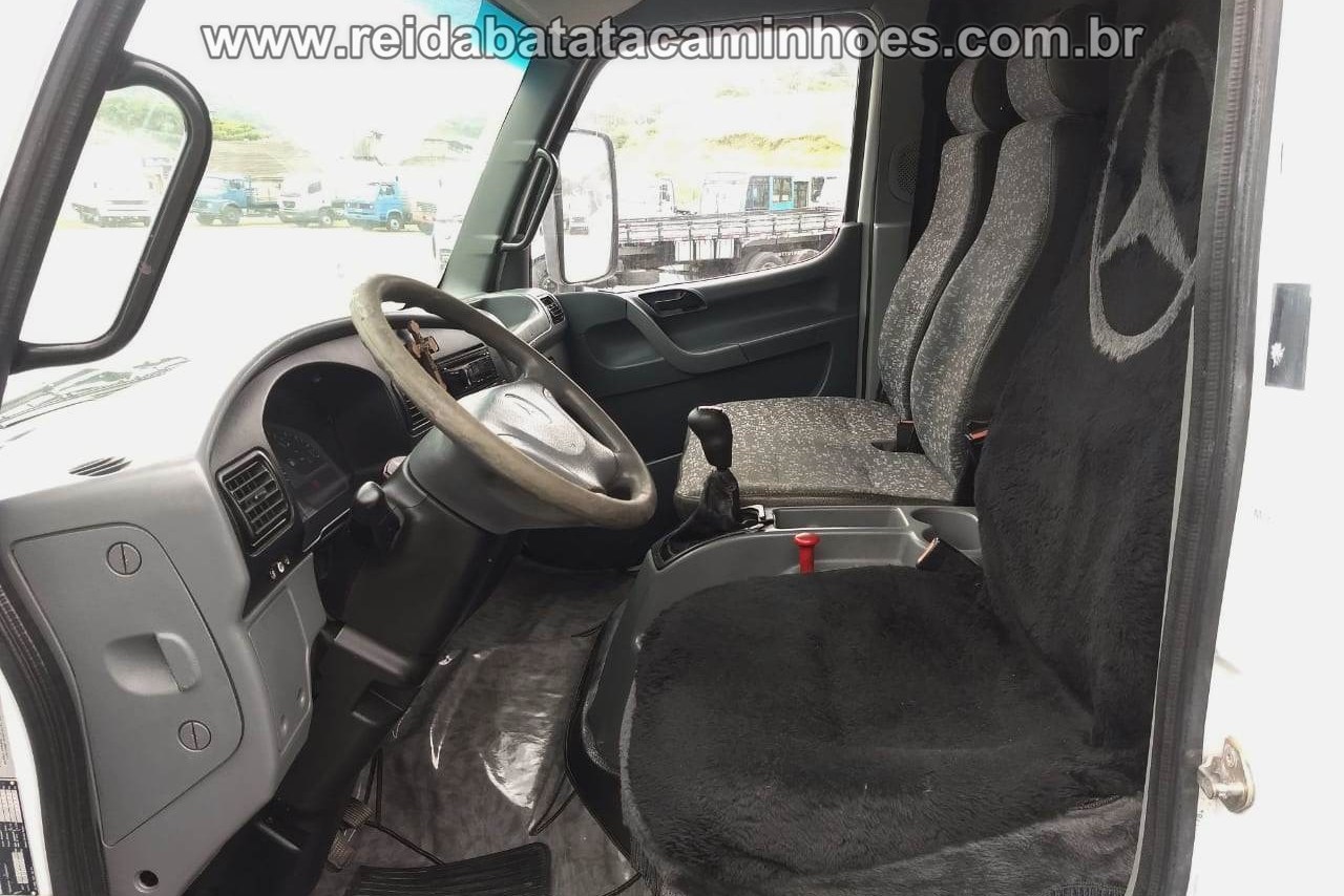 Mercedes Benz Accelo 915 - 06/06 6