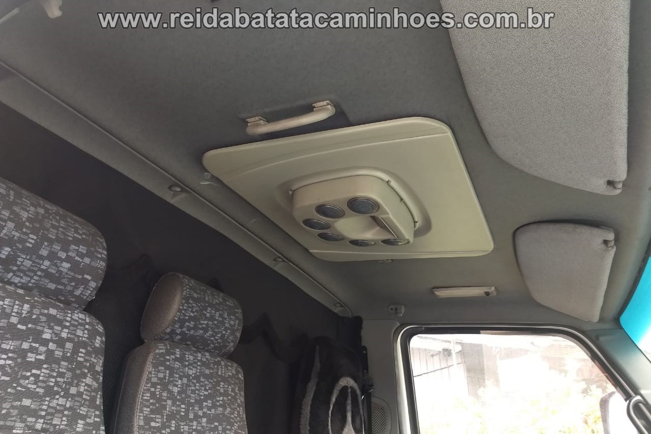 Mercedes Benz Accelo 915 - 06/06 11