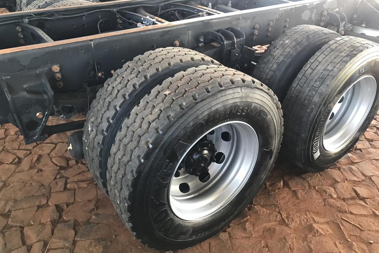 Volkswagen 24-280 E Constellation 6x2 - 14/14 6