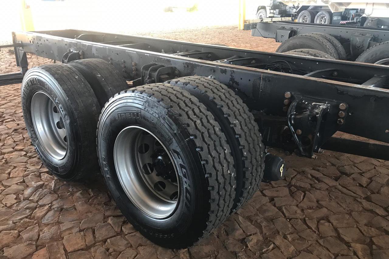 Volkswagen 24-280 E Constellation 6x2 - 14/14 10
