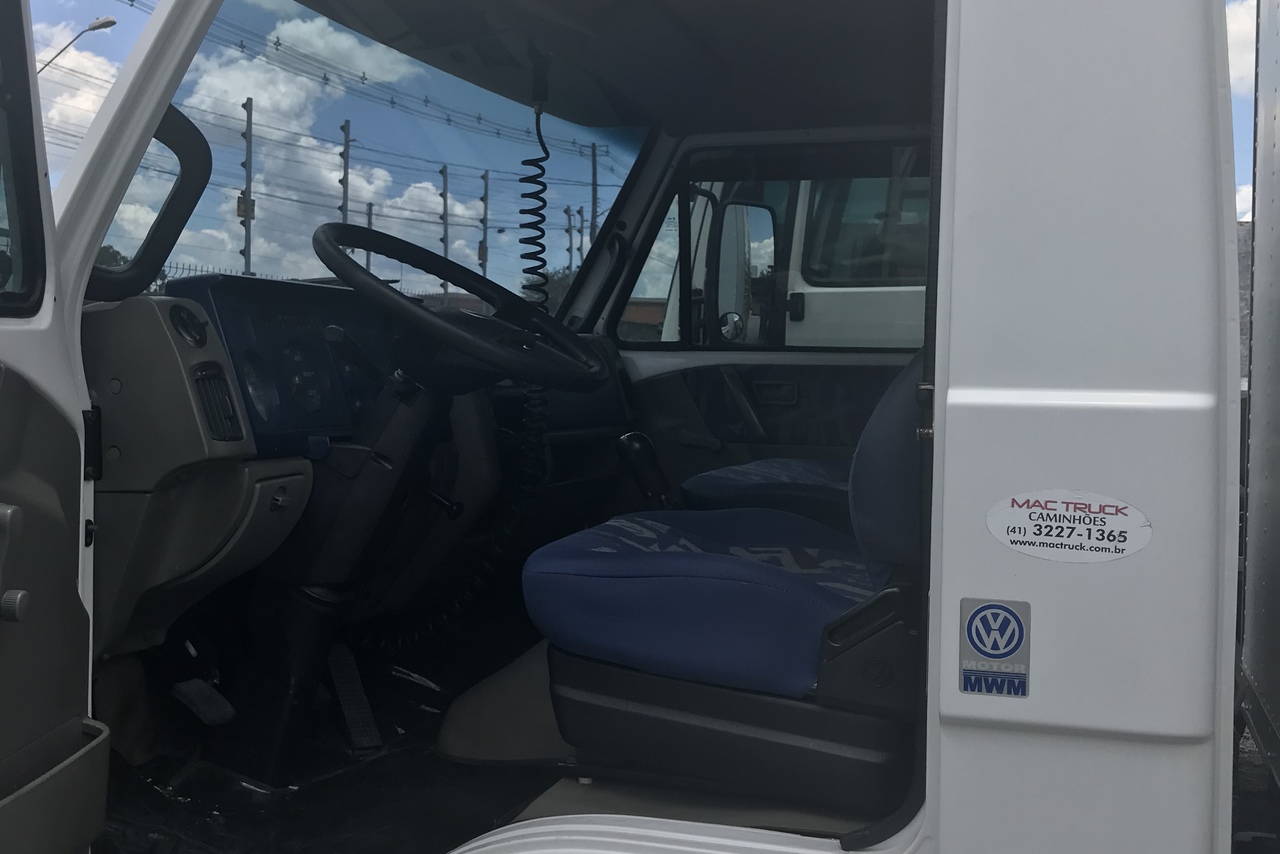 Volkswagen 8 150 - 04/04 6