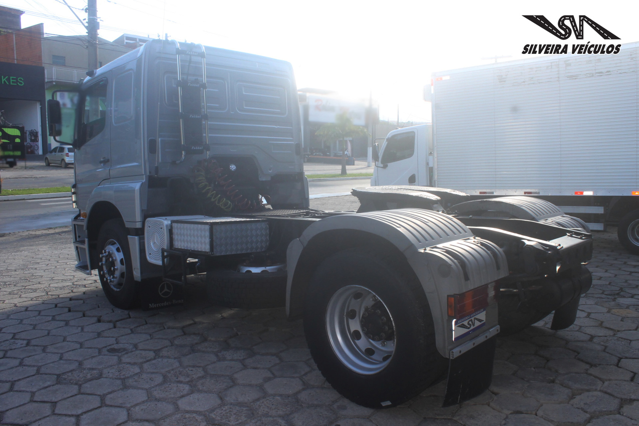 Mercedes Benz Axor 1933 - 08/09 4