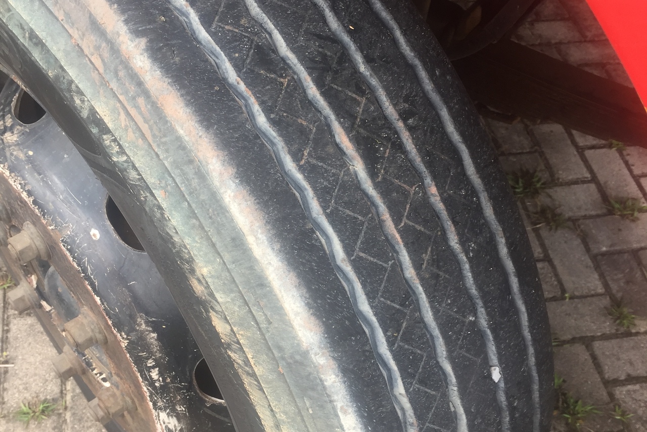 Ford F12000 - 95/95 4