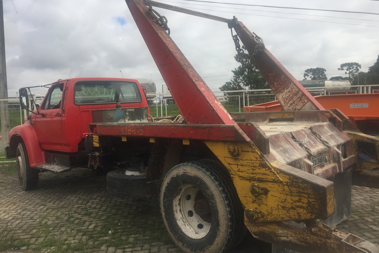 Ford F12000 - 95/95 6