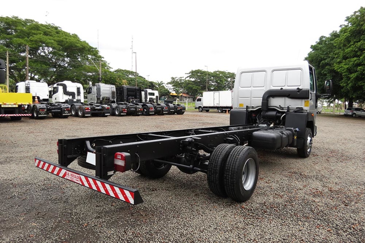 Ford Cargo1119 - 13/14 9
