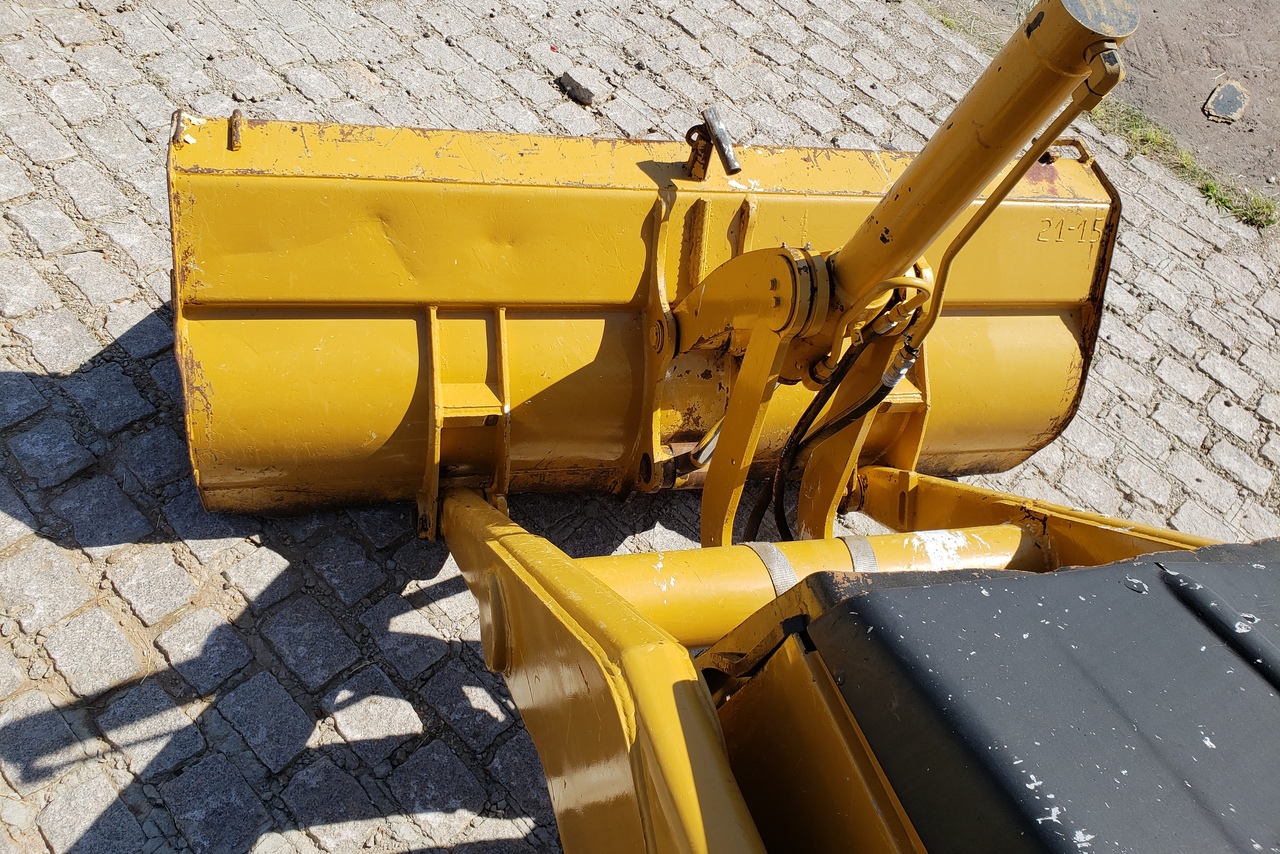 Caterpillar 416D - 01/01 8
