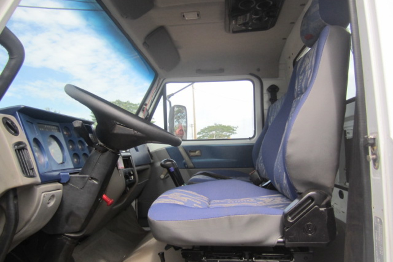 Volkswagen 26 220 - 09/09 8