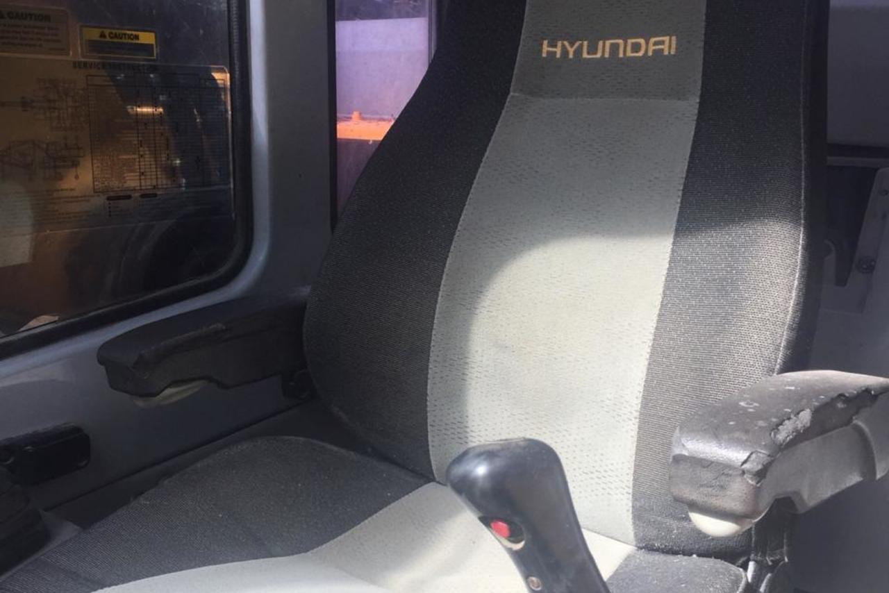 Hyundai R320 - 12/12 14