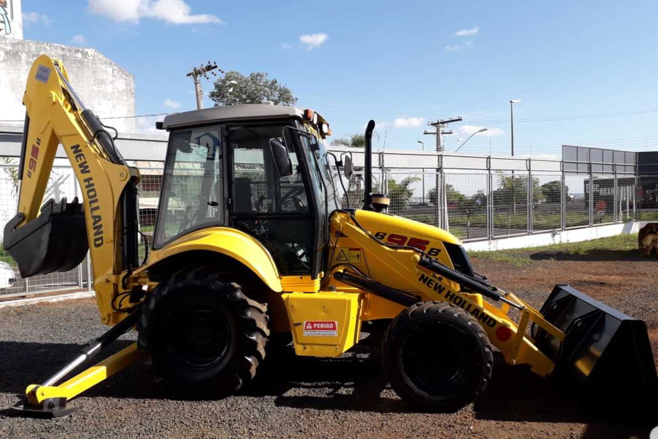 New Holland B95B - 14/14 2